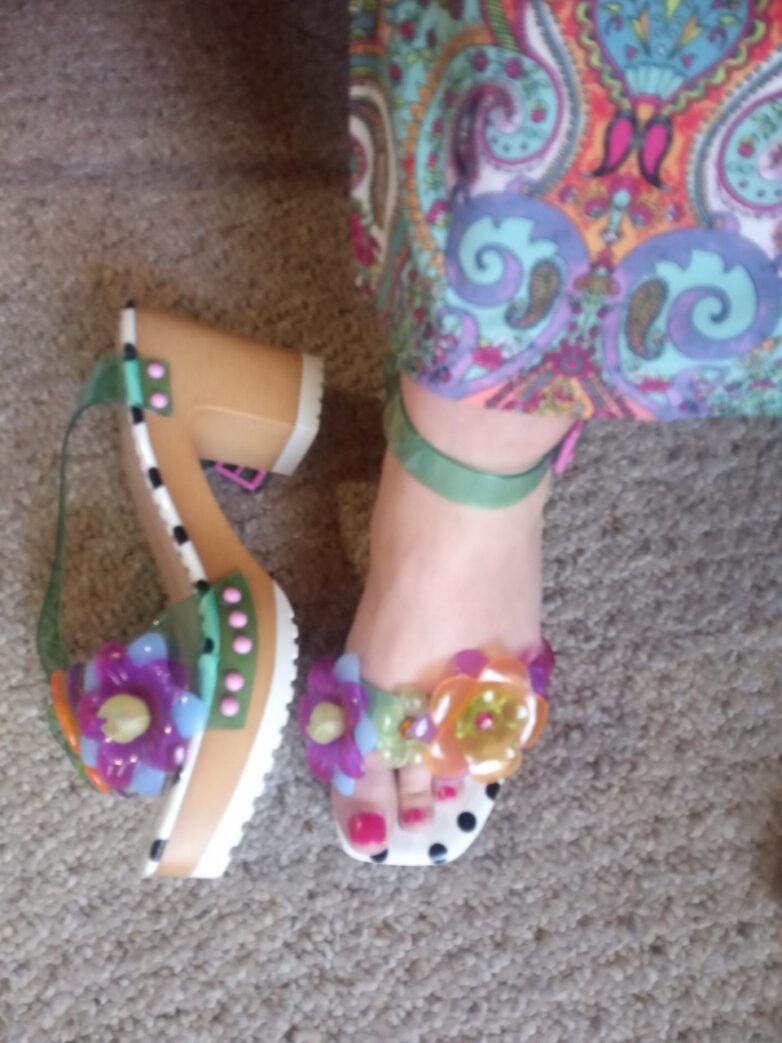 Outfit Ideas- Malibu Barbie Cafe – The Critic's Darling
